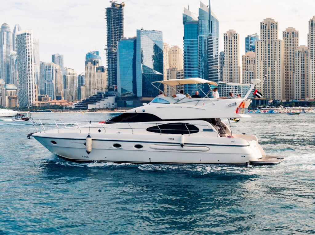 Yacht tour in Dubai